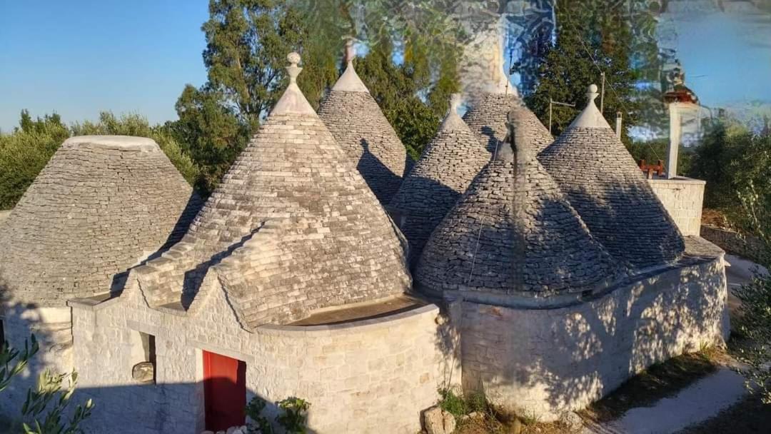 Trulli L'Utopia Di Anny Trulli Anny'S Utopia Locorotondo Exterior photo